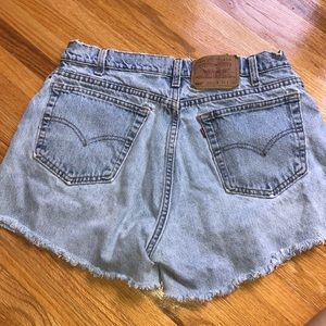levi's cutoff jean shorts